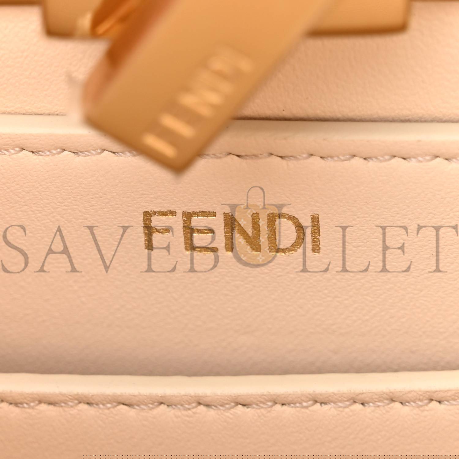 F**di vitello king tamponato logo embossed medium wallet on chain black (21*13*4cm)