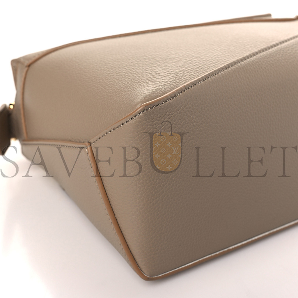 l*ew* grained calfskin small puzzle edge bag sand (24*16.5*10.5cm)