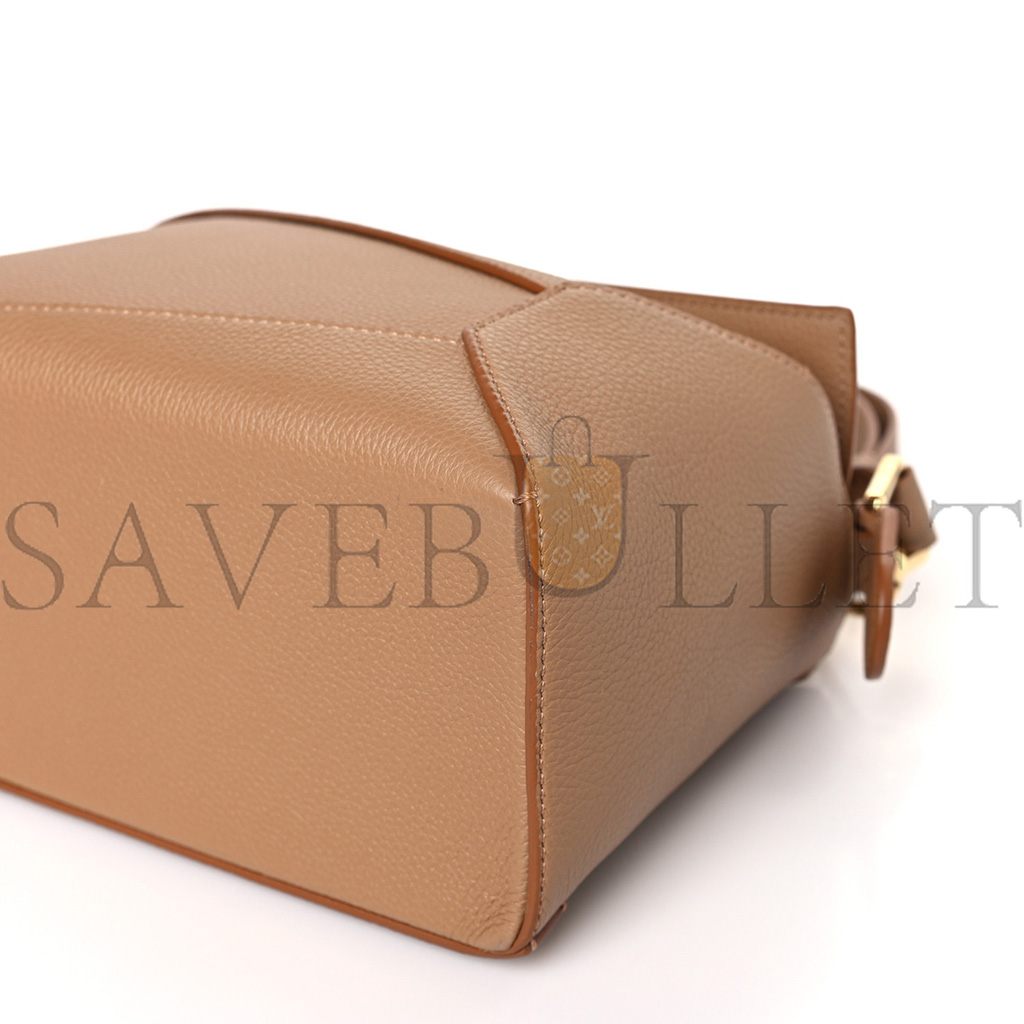 l*ew* grained calfskin small puzzle edge bag toffee (24*16.5*10.5cm)