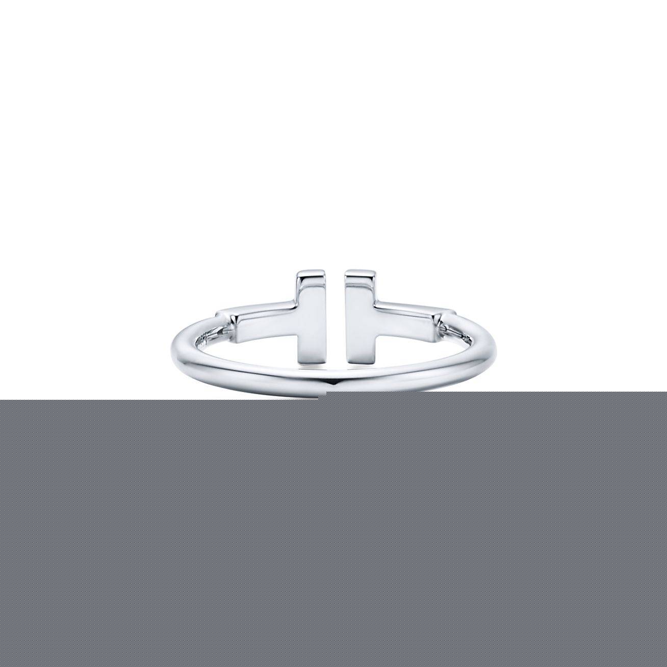 T*f*ny t wire ring in 18k white gold